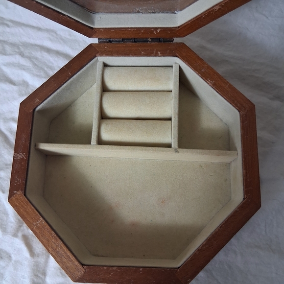 Jewelry Box - Picture 3 of 4